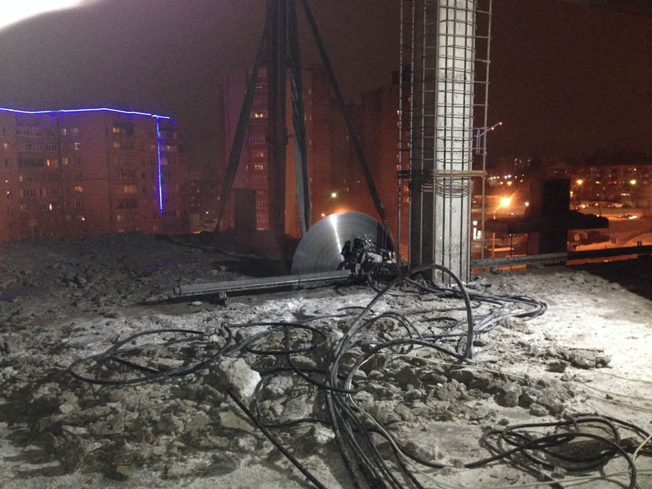 Алмазная резка бетона стенорезной машиной