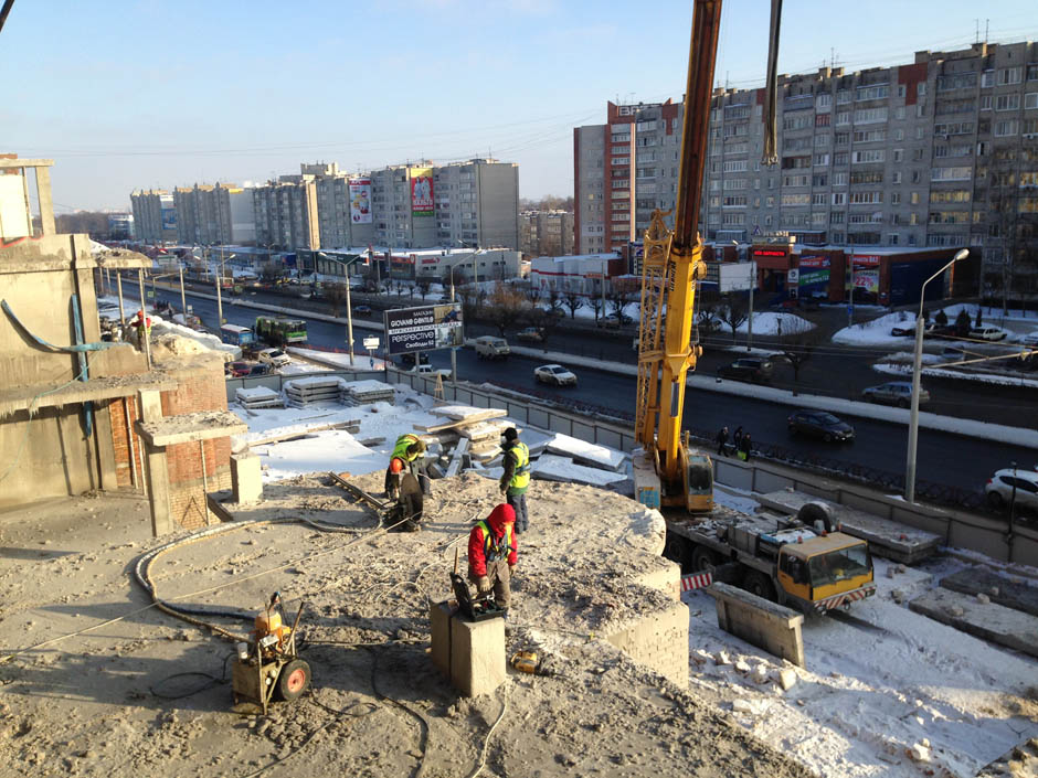 Алмазная резка бетона стенорезной машиной