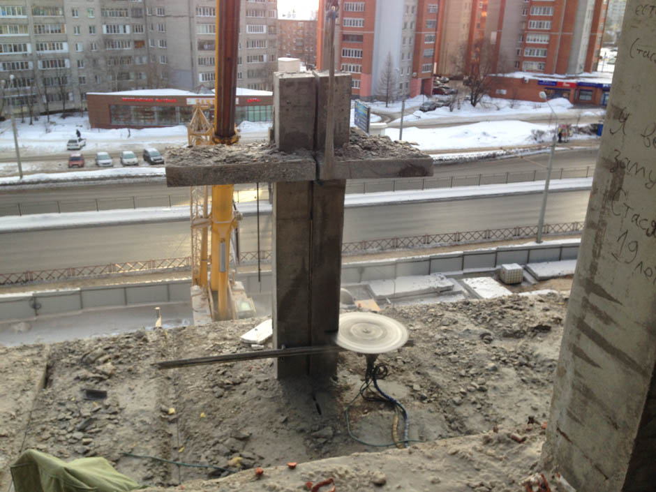 Алмазная резка бетона стенорезной машиной