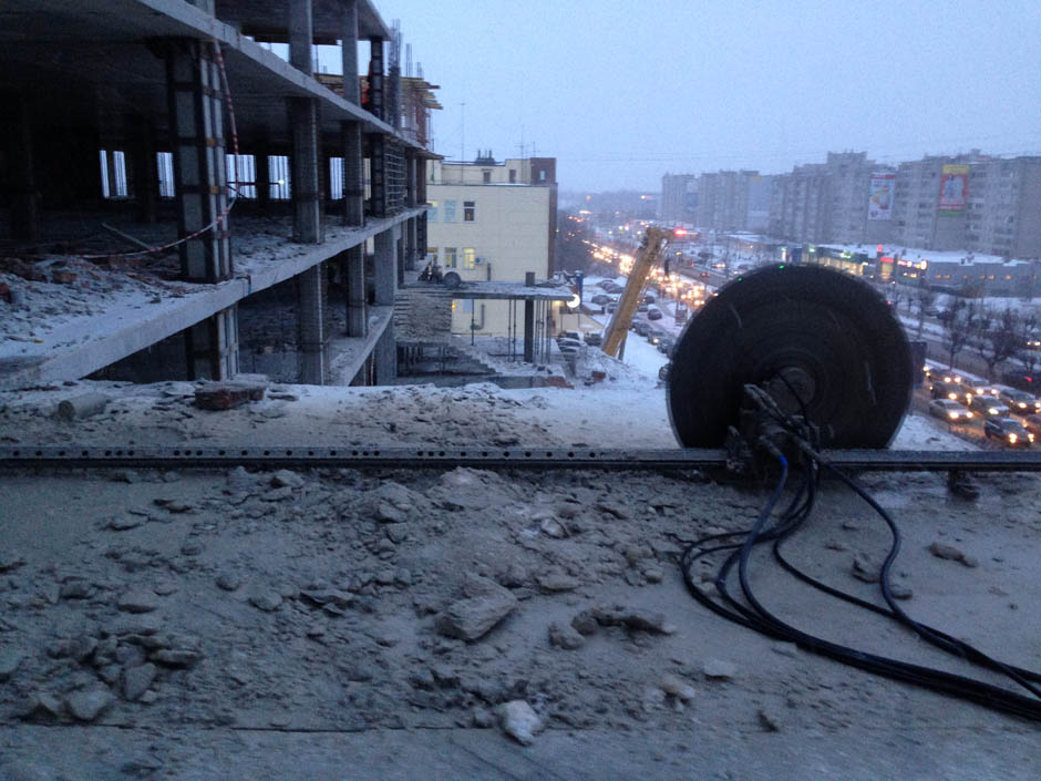 Алмазная резка бетона стенорезной машиной