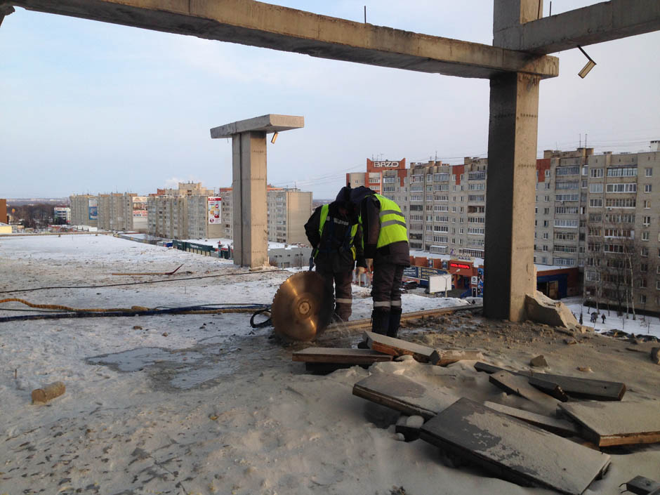 Алмазная резка бетона стенорезной машиной