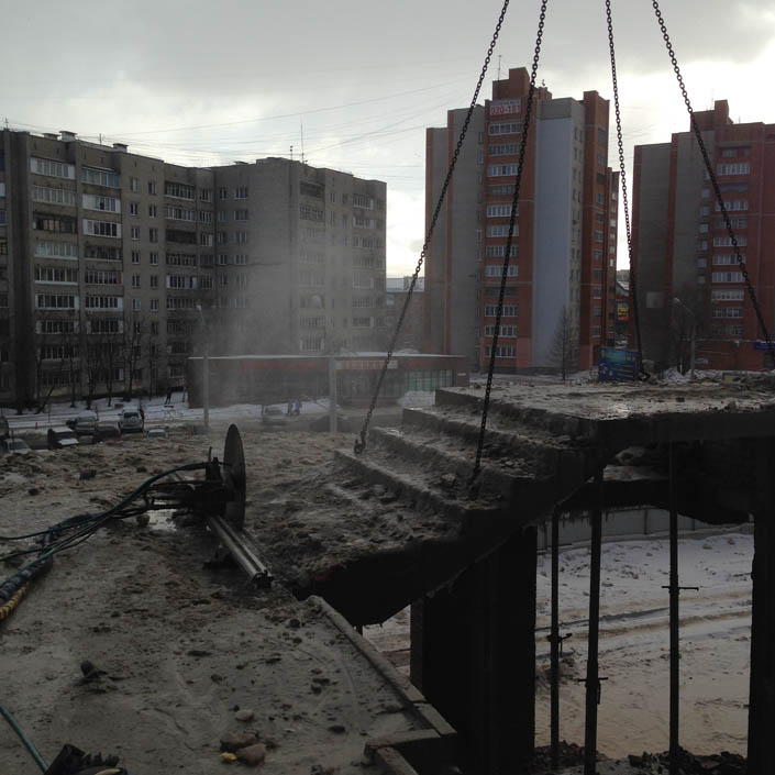 Алмазная резка бетона стенорезной машиной