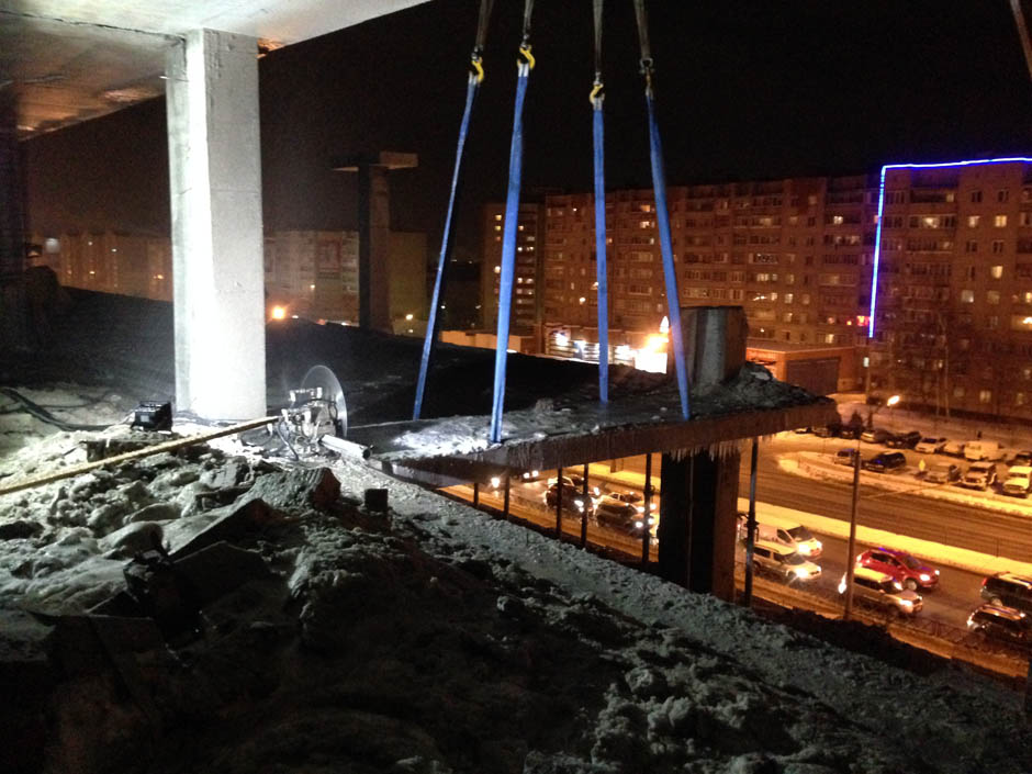 Алмазная резка бетона стенорезной машиной