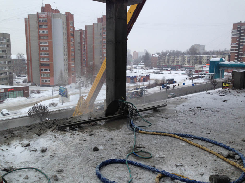 Алмазная резка бетона стенорезной машиной