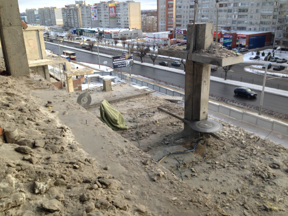 Алмазная резка бетона стенорезной машиной