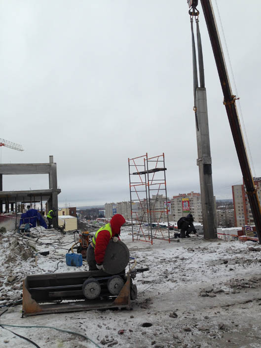 Канатная резка бетона